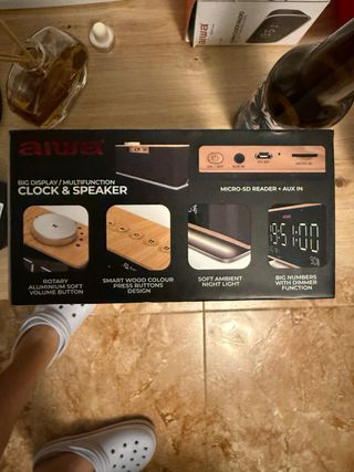 Aiwa Reloj Digital Multifunción y Altavoz