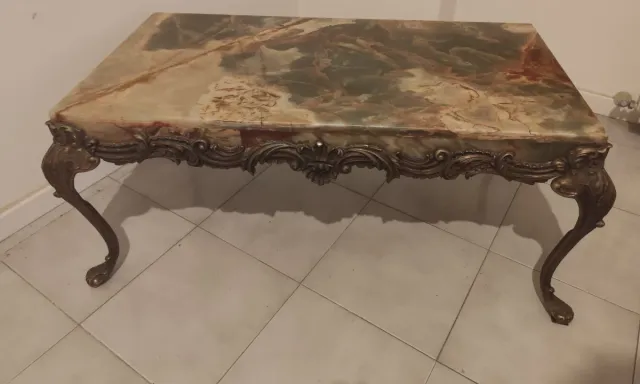 Tavolino rettangolare con piano in pietra