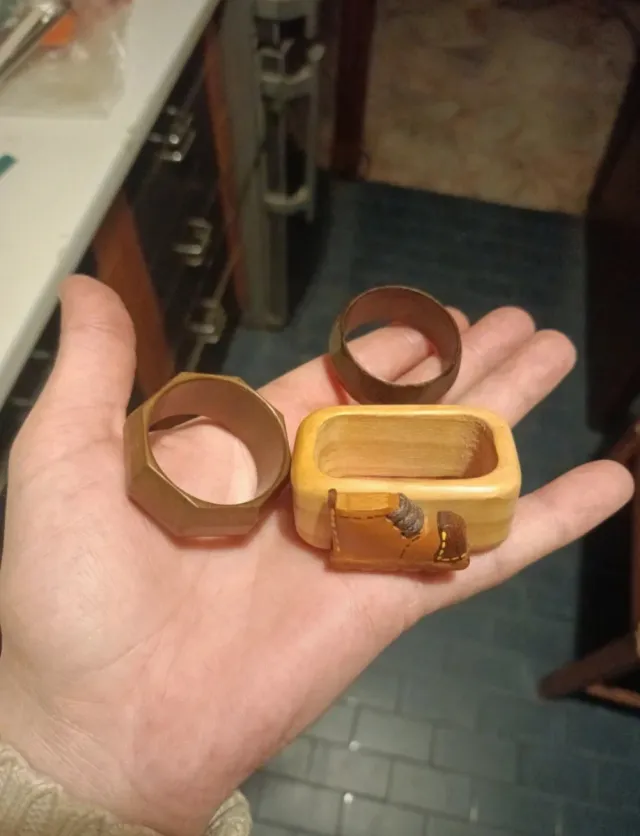 Portatovaglioli in legno anni '60