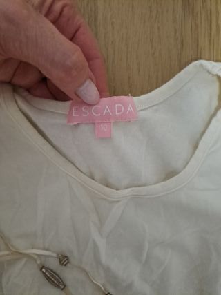 Top Escada Talla 10 color crema sin estrenar