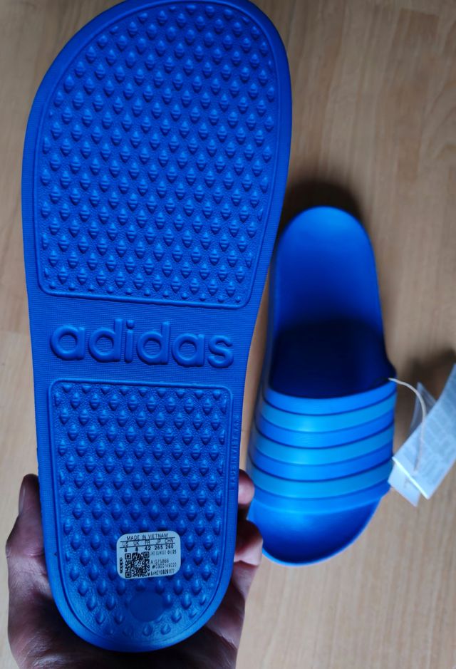 Chanclas Adidas Nuevas con Etiquetas