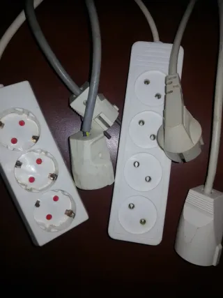 2 Regletas 3 y 4 Enchufes + 2 Individuales