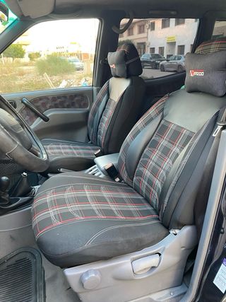 Ford Maverick  Nissan terrano 1988