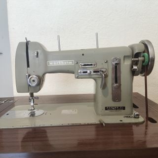 Máquina de coser Wertheim con mueble