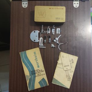 Máquina de coser Wertheim con mueble