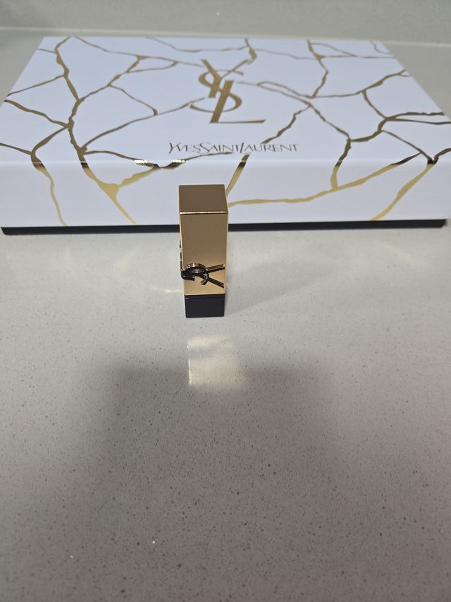 Pintalabios YSL + Caja
