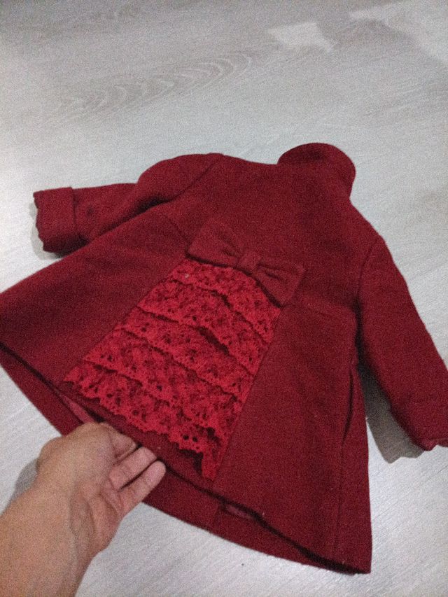 Abrigo niña rojo