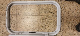 Puerta de autocaravana con junta