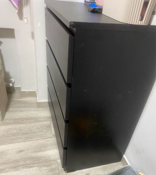 Cómoda grande de madera color negro