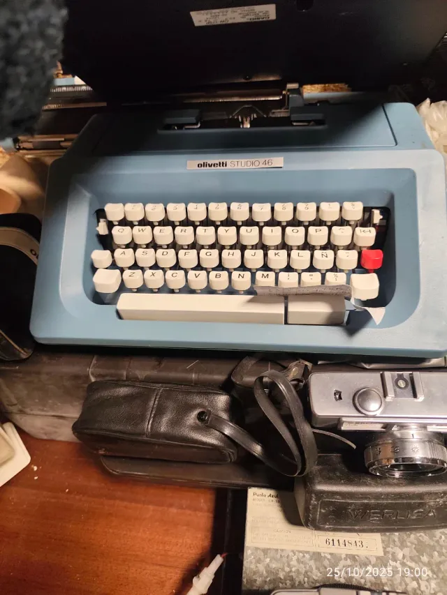 Máquina de escribir Olivetti Studio 46