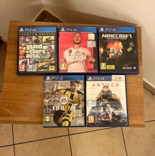 Ps4 fat 500gb con 5 giochi e 2 pad