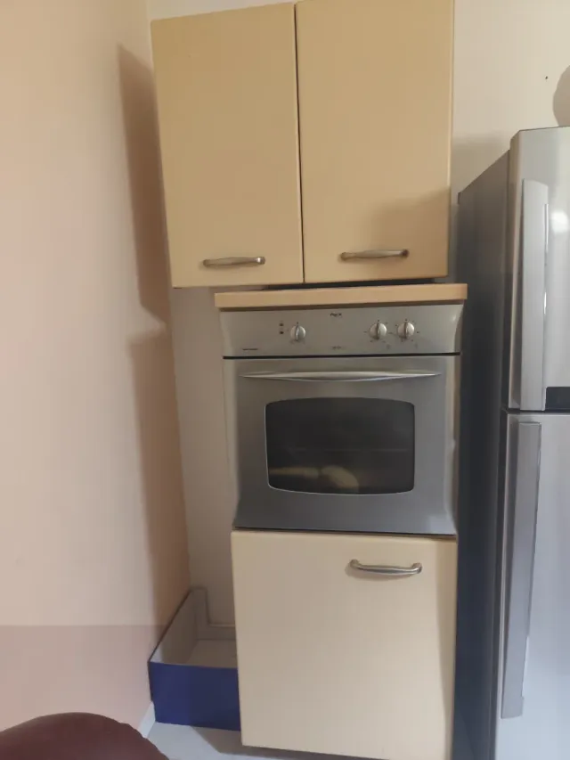 Cucina componibile beige e verde