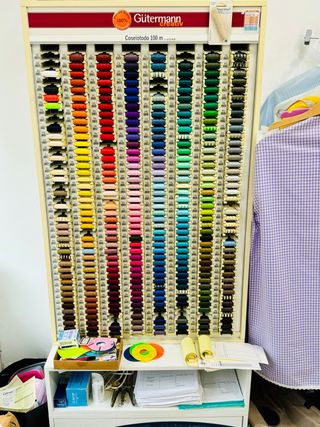 Mueble hilos gutterman 