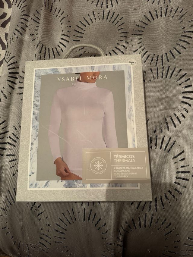 Camiseta blanca térmica Ysabel Mora cuello cisne