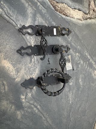 Herrajes de hierro forjado para puertas