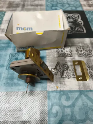 Cerradura de puerta con 3 llaves