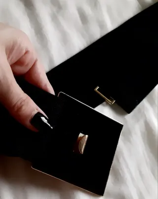 Cinto elástico preto com strass