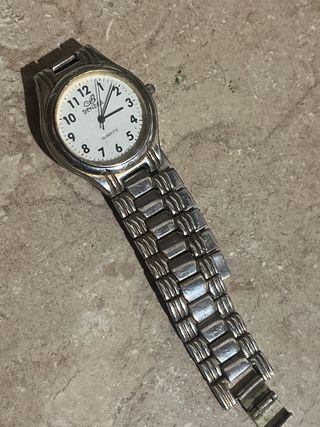 Reloj Benzer Oro y Plata
escucho ofertas