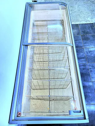 Congelador isola marca AHT 2 cassetti luci LED