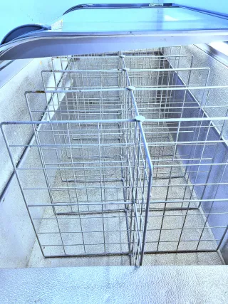 Congelador isola marca AHT 2 cassetti luci LED