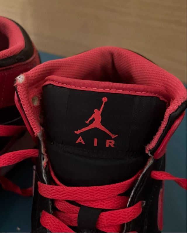 Nike Air Jordan rosse e nere