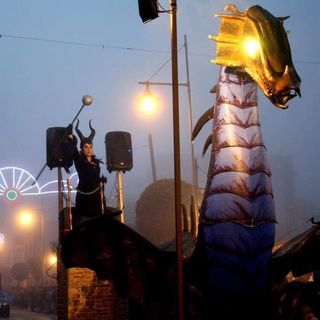 FIGURAS DE CARNAVAL, DESFILES, CABALGATAS, ESCENAR