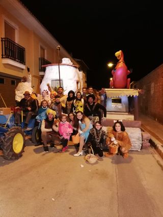 FIGURAS DE CARNAVAL, DESFILES, CABALGATAS, ESCENAR