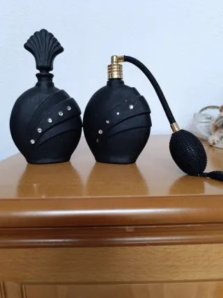 Set di 2 bottiglie di profumo vintage nere