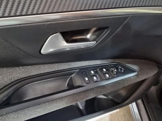 PEUGEOT 3008 Active BlueHDi 130 S&S