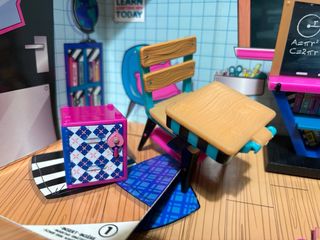 LOL Furniture Set Escuela