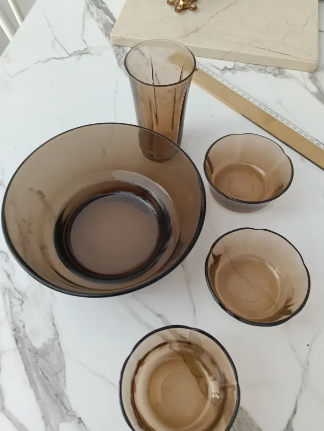 Juego de vajilla de cristal marrón