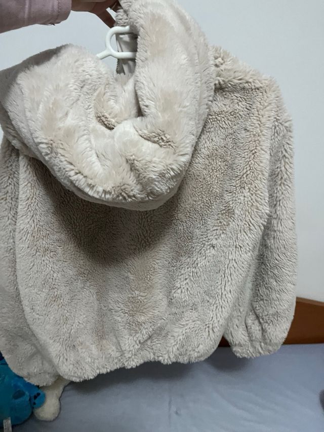 Abrigo pelo Bershka beige S