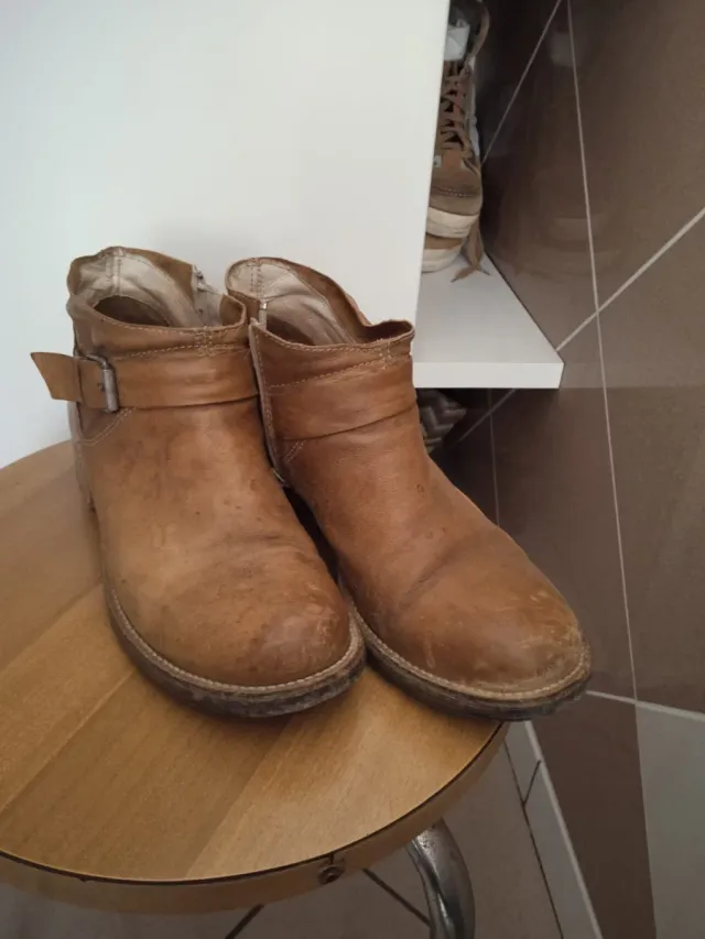 Scarponcini in cuoio