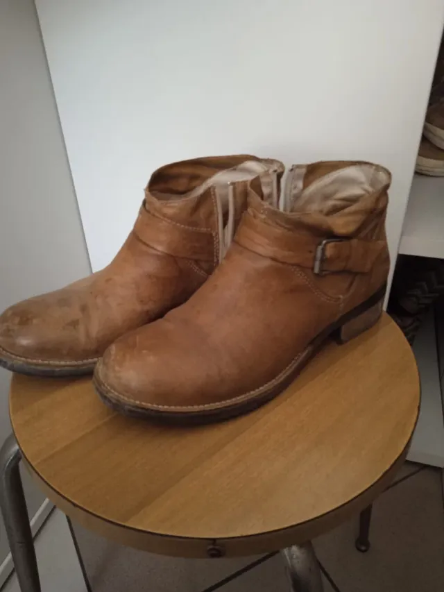 Scarponcini in cuoio