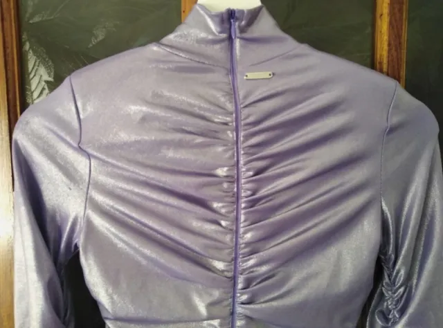 Vestido lila fruncido