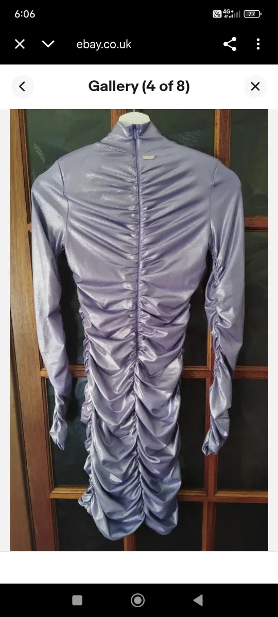 Vestido lila fruncido