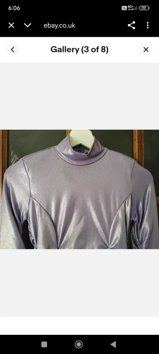 Vestido lila fruncido