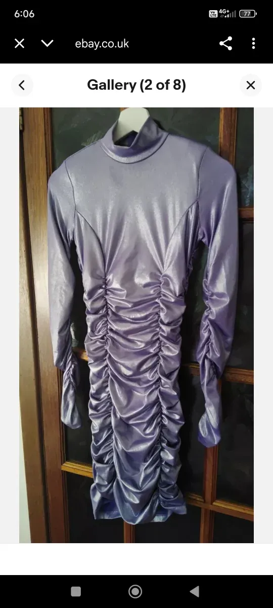 Vestido lila fruncido