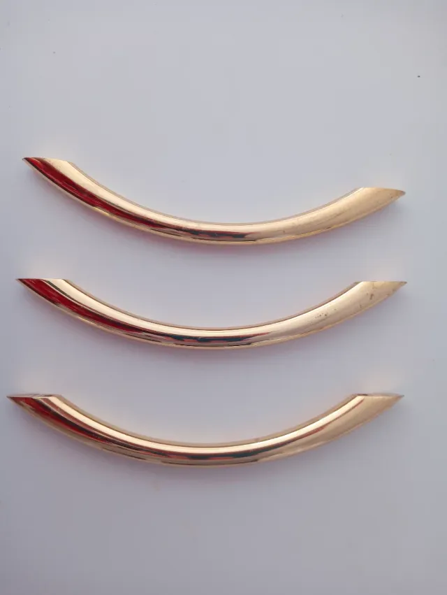 3 Tiradores Metal Dorado Curvos