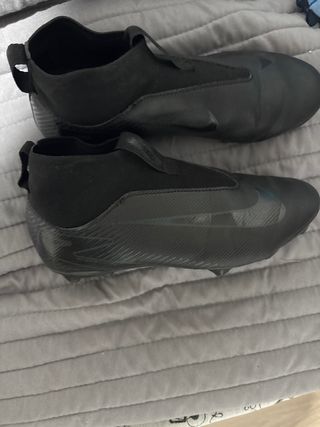 Botas de fútbol Nike talla 35