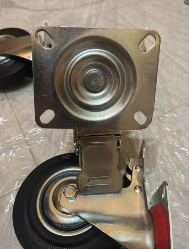 Set 4 Ruote Girevoli tra cui 2 con freno 