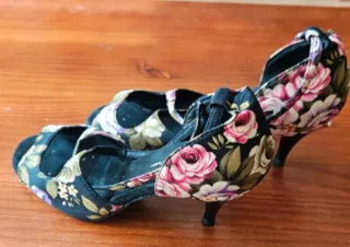 Zapatos de baile tacón floral