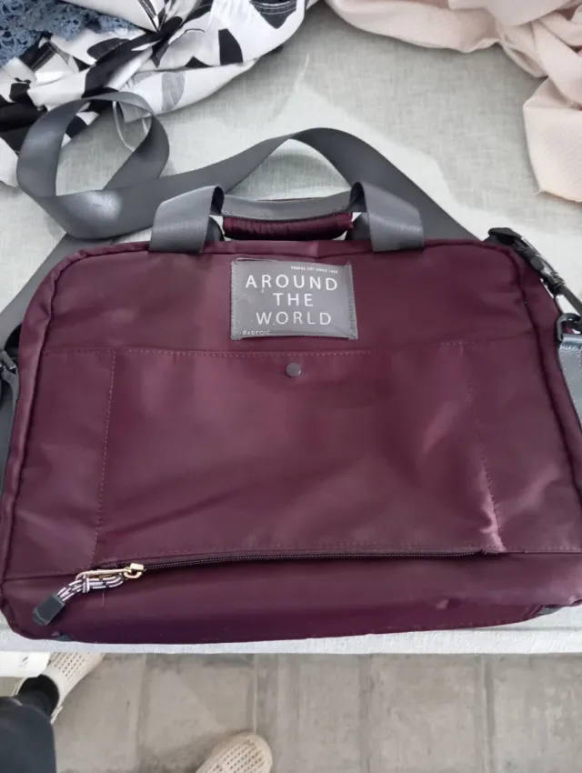 Portadocumentos Parfois Morado