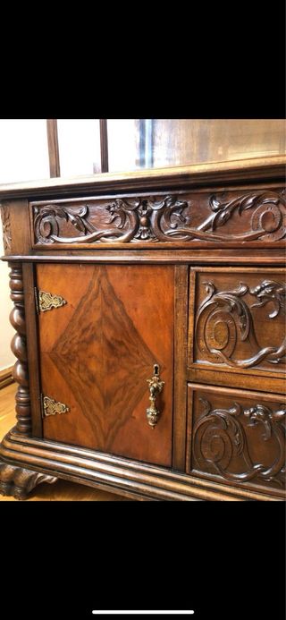 Antigua vitrina expositora de madera y cristal