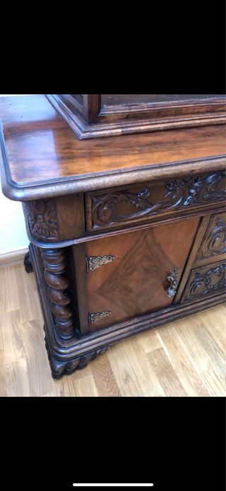 Antigua vitrina expositora de madera y cristal