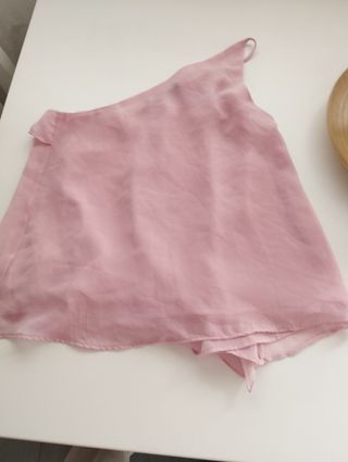 Blusa rosa con volantes