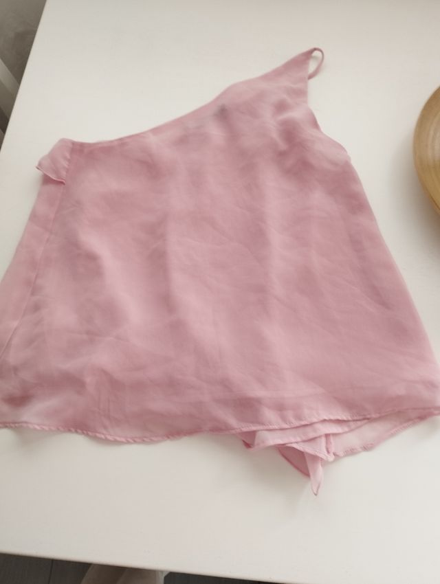 Blusa rosa con volantes