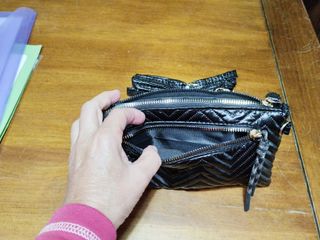 Bolso de fiesta negro acolchado