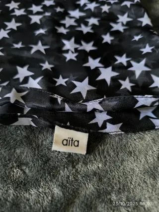 Fular negro con estrellas blancas