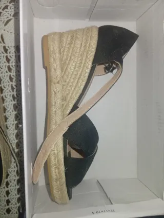 Sandalias de cuña mujer negras y beige